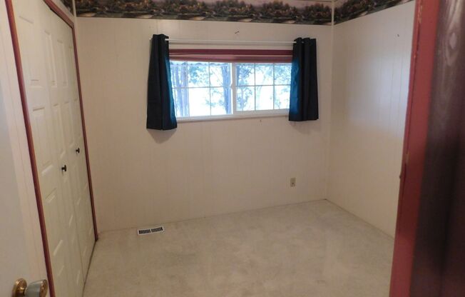 2 beds, 1 bath, $1,400