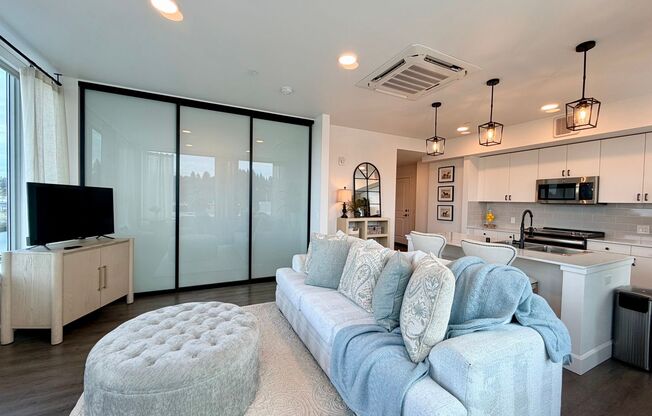 1 bed, 1 bath, 450 sqft, $2,450, Unit 410-401