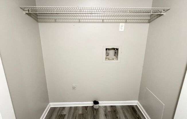 3 beds, 1.5 baths, 1,000 sqft, $1,323, Unit 442-B