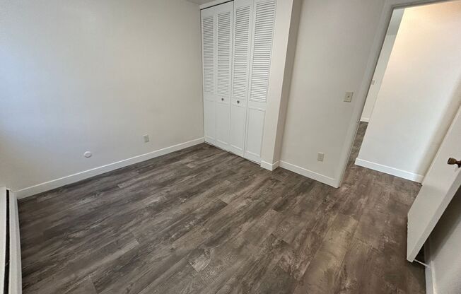 2 beds, 1 bath, $1,325, Unit 108