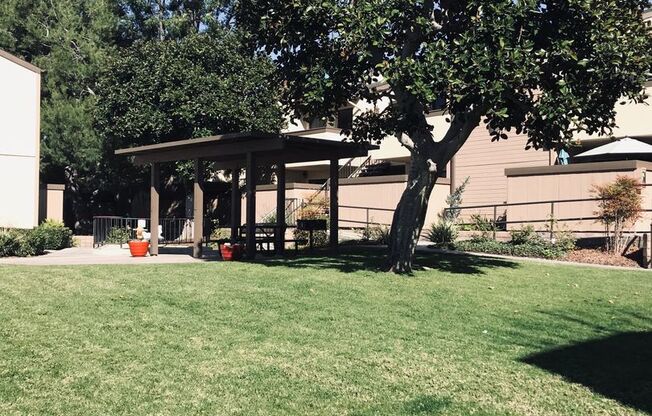 2 beds, 1 bath, $2,495, Unit 142