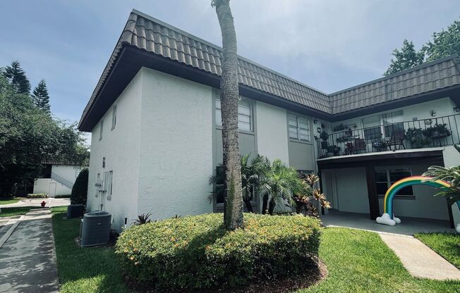 Well appointed 2/2 1st floor condo in beautiful Winter Garden. Available Now!