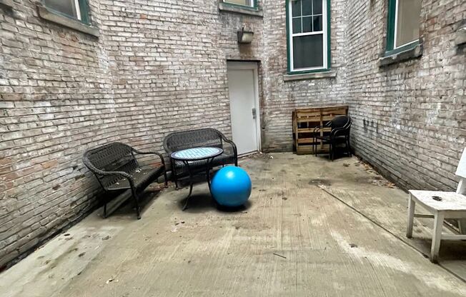 1 bed, 1 bath, 525 sqft, $1,475, Unit House