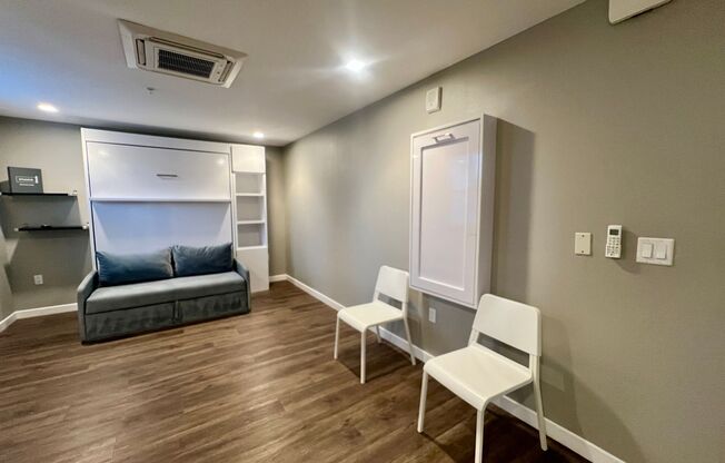 Studio, 1 bath, 323 sqft, $1,825, Unit 434-306