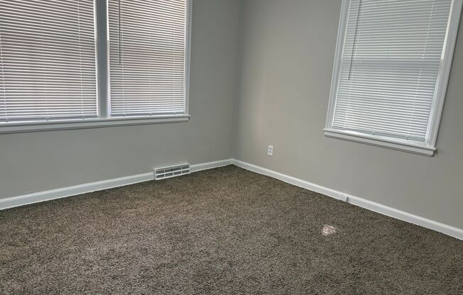 Beautiful 2 Bedroom 1 bath