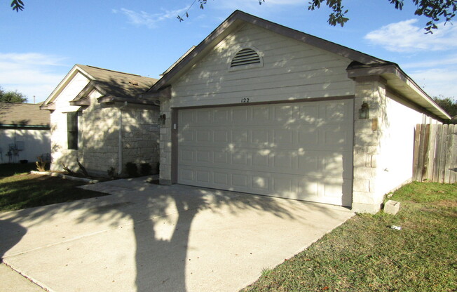 122 Little Lake 78634 | 4 bed 2 bath  $1995 Available May 2026