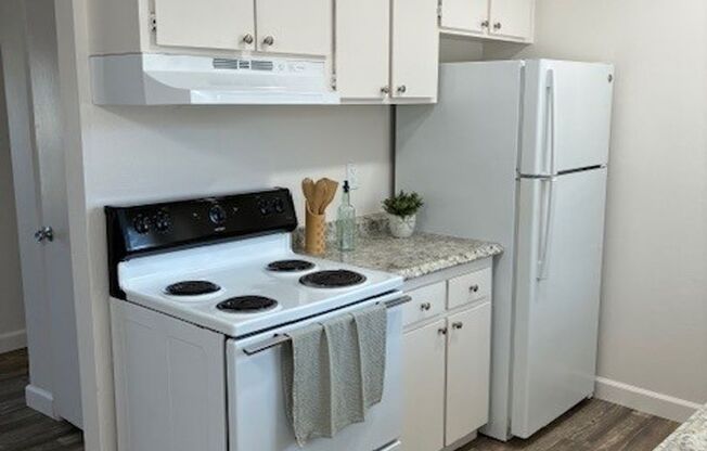 2 beds, 1.5 baths, 950 sqft, $2,045, Unit 52