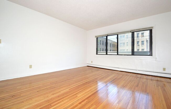 1 bed, 1 bath, 410 sqft, $915, Unit 1 - 05