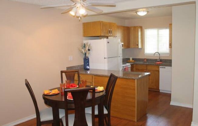 2 beds, 1 bath, 850 sqft, $1,550, Unit 30