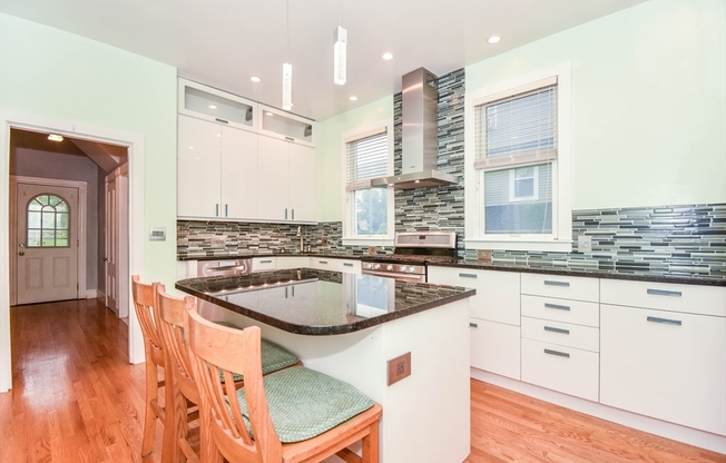 86 EDWARDS ST