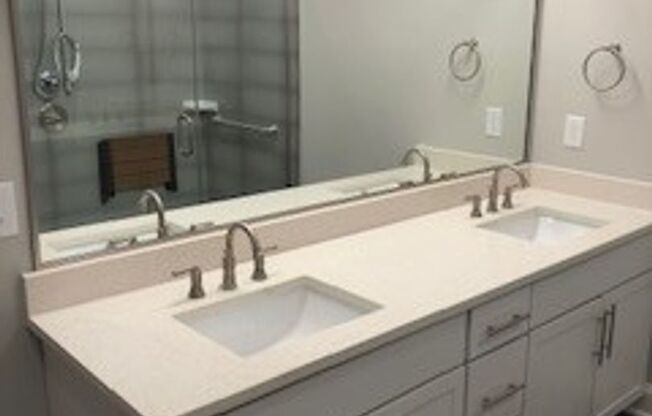 2 beds, 2 baths, 1,128 sqft, $1,700, Unit 202