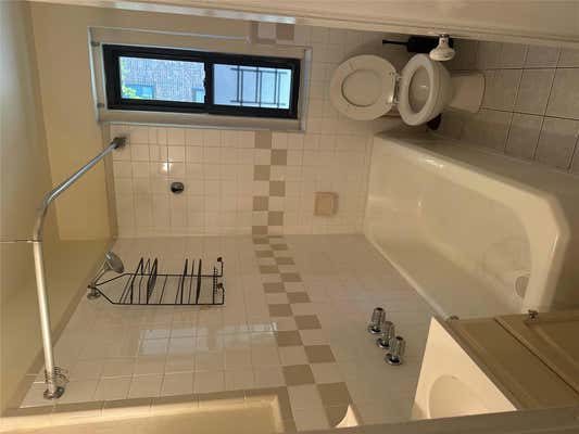 Studio, 1 bath, 650 sqft, $1,900, Unit 125