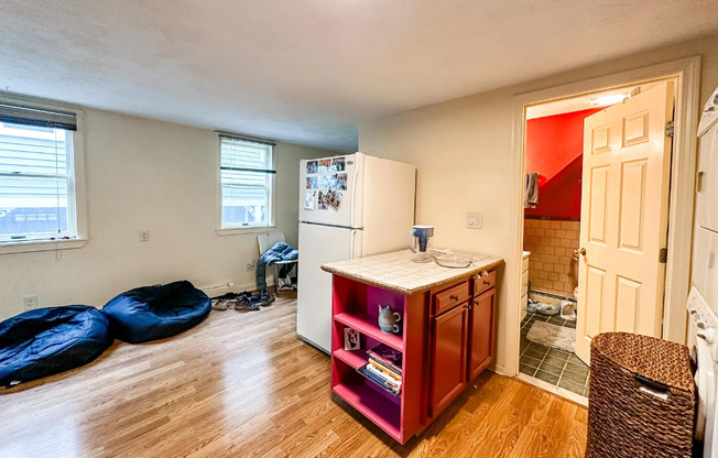 121 SPG ST