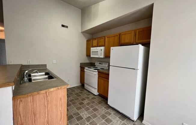 1 bed, 1 bath, 850 sqft, $1,250, Unit 1320 - 6