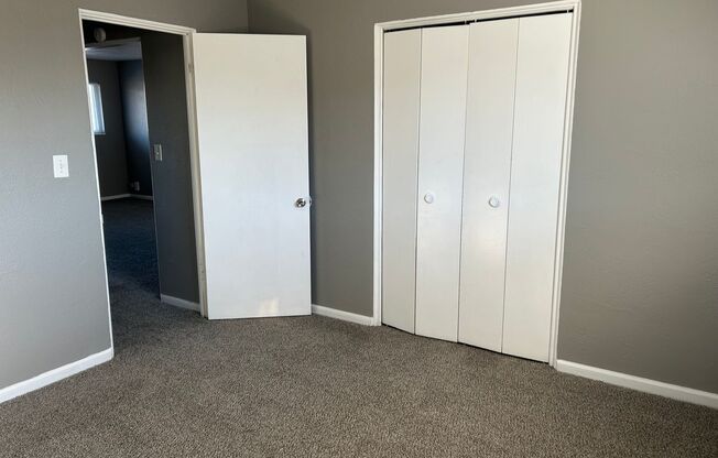 2 beds, 1 bath, 750 sqft, $1,070, Unit B08 1050 14