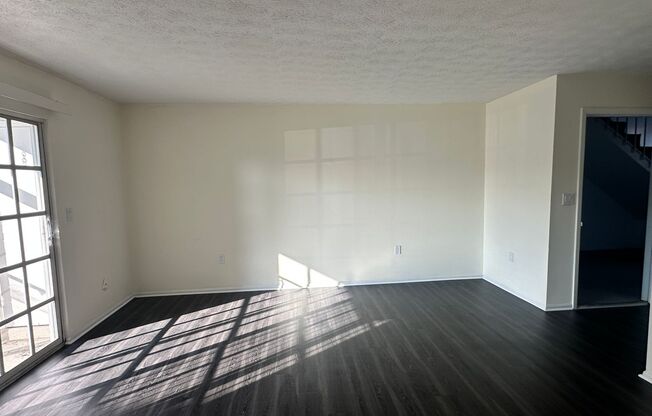 1 bed, 1 bath, $1,100, Unit # 37