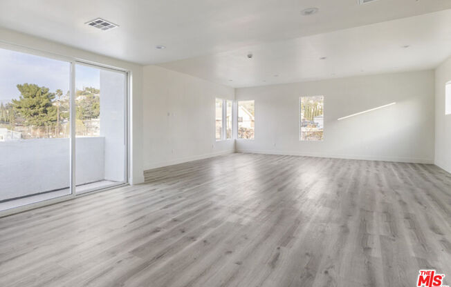 3210 1/2 VERDUGO RD