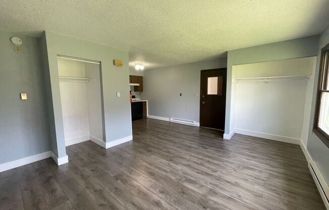 1 bed, 1 bath, 450 sqft, $425