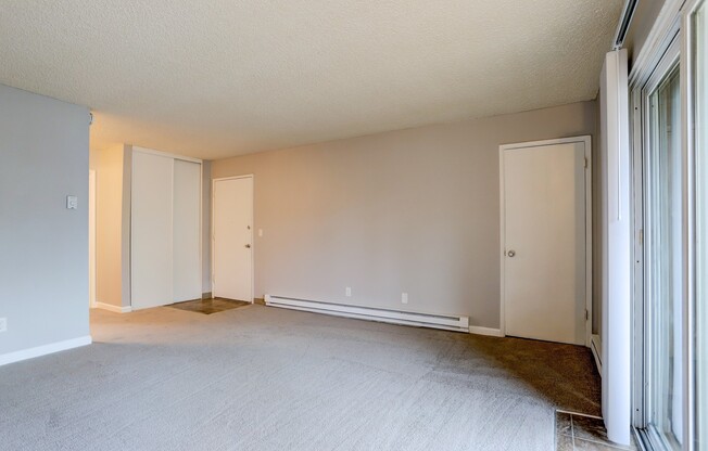 2 beds, 1 bath, 836 sqft, $1,495, Unit 37