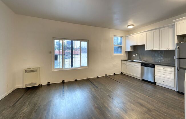 Sunset Apts...Gorgeous Newly Remodeled Apartments..CALL NOW!