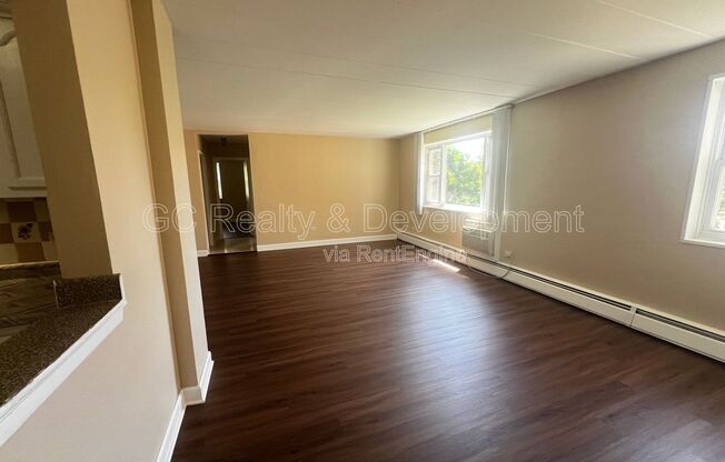 6160 N DAMEN AVE