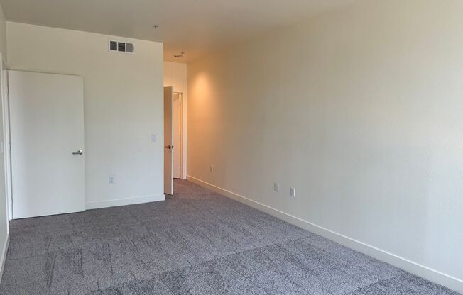 2 beds, 2 baths, 890 sqft, $2,600, Unit 324