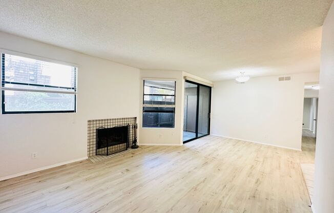 Ground floor remodeled 2/2 in the heart of UTC!