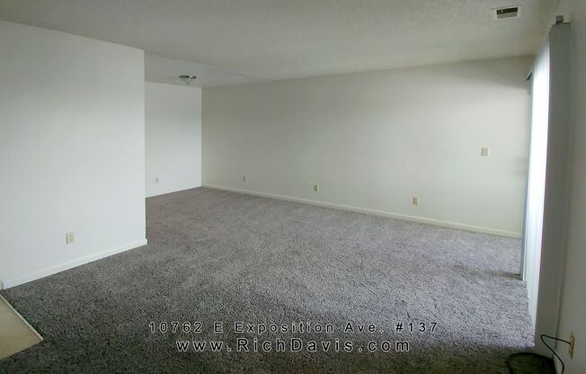 Cherry Creek Schools, 2 bed, 1 bath, 800 sf condo Great location off Havana and Exposition Ave.