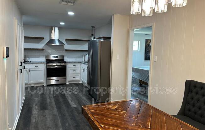 201 WATERS ST