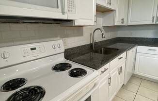 1 bed, 1 bath, 650 sqft, $1,900, Unit B1
