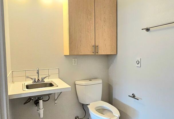 Studio, 1 bath, 122 sqft, $1,070