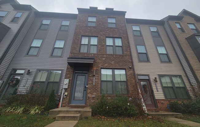 Beautiful 3 BR/3.5 BA Townhome in Glen Burnie!