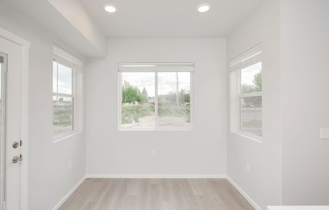 2 beds, 2 baths, $1,572, Unit L202