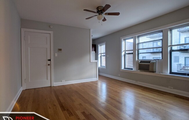 837 W Wolfram St