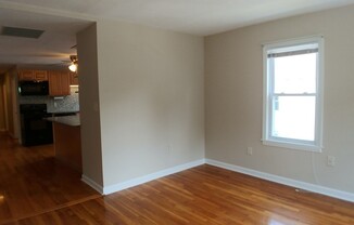 8 N STEELE ST