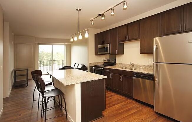 2 beds, 2 baths, 782 sqft, $2,000, Unit 401