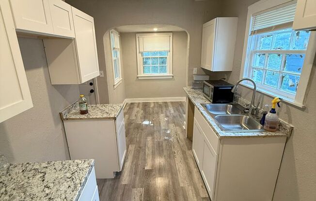 Beautiful Home You Don't Want to Missed Out at 5426 PARK AVE, KANSAS CITY, MO, 64130!!!