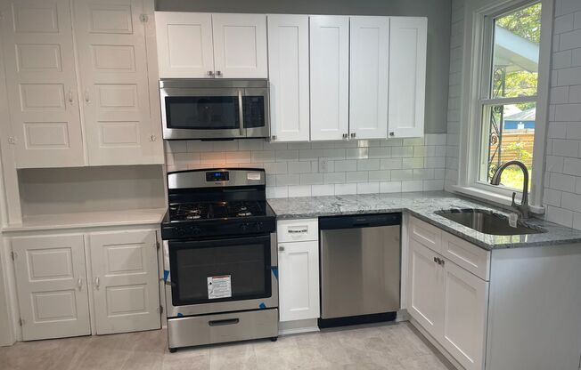 3 beds, 1.5 baths, 1,128 sqft, $1,400, Unit 665