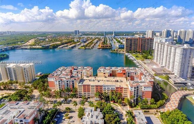 2 beds, 2 baths, 1,116 sqft, $4,000, Unit 17150 N Bay Rd # 2205