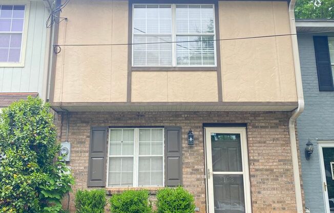 Town House in Auburn Available in June!