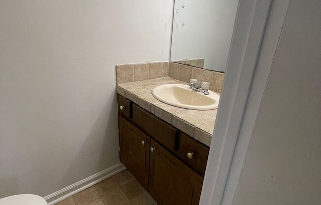 2 bedroom duplex on cul-de-sac in McDonough