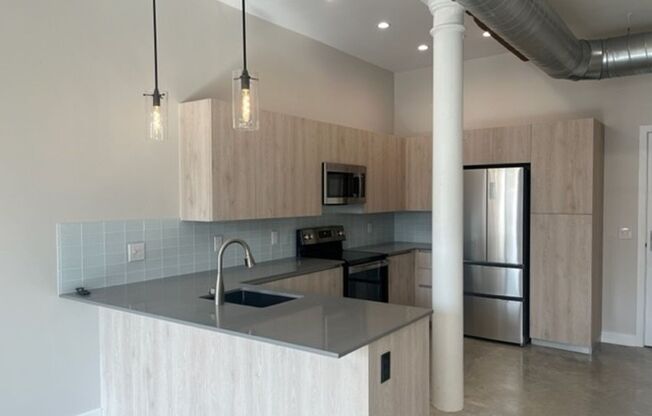 1 bed, 1.5 baths, 943 sqft, $1,975, Unit 1119