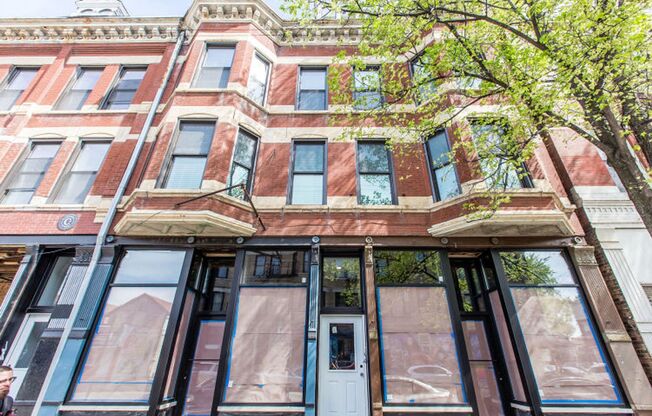 2 beds, 2 baths, $2,195, Unit 1010-3F (302)