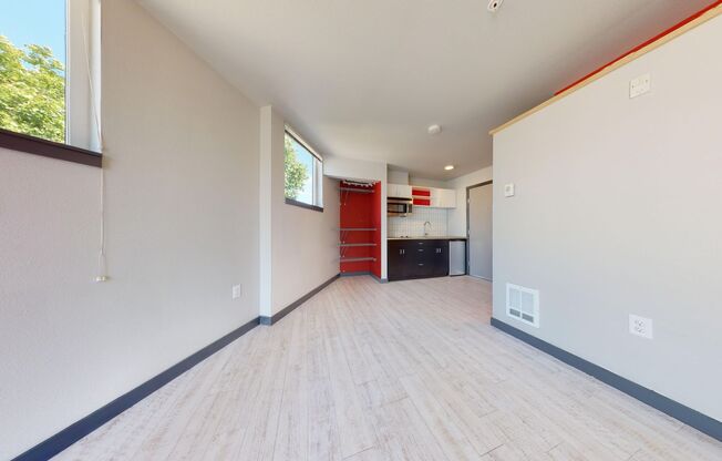 Studio, 1 bath, 295 sqft, $1,146, Unit 304