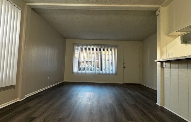 1 bed, 1 bath, 665 sqft, $2,100, Unit 87