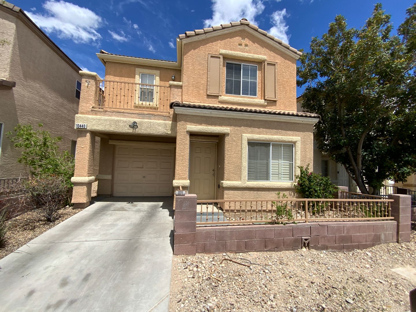 GATED COMMUNITY WITH COMMUNITY POOL/SPA