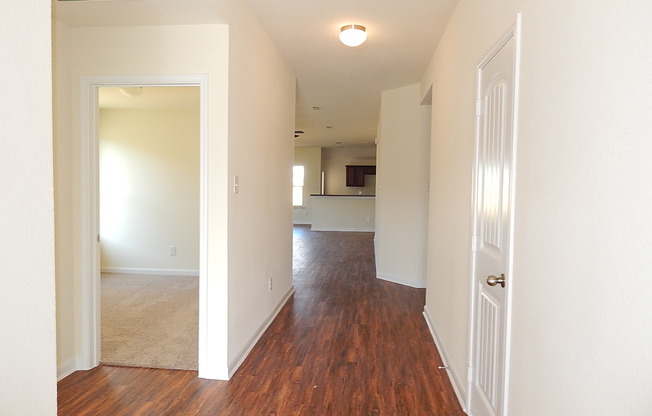 Beautiful 5 Bedroom in Encino Hills-minutes to Downtown Dallas