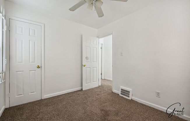 3 beds, 1 bath, $1,250