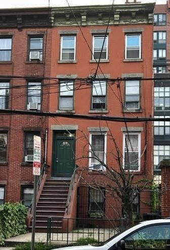 521 MANILA AVE