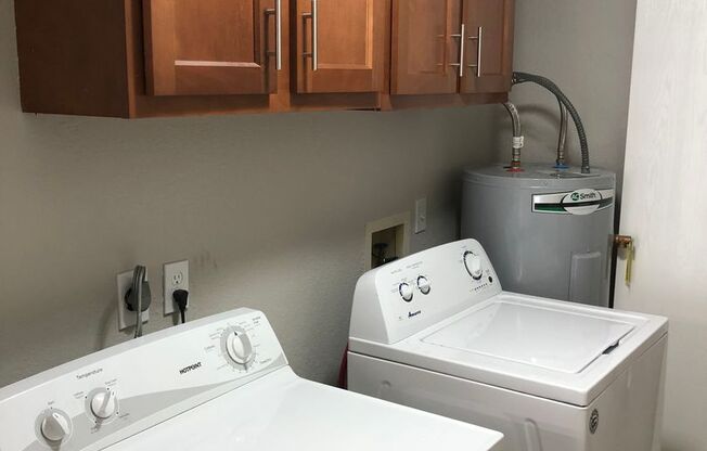 1 bed, 1 bath, 634 sqft, $949, Unit 1831 AW